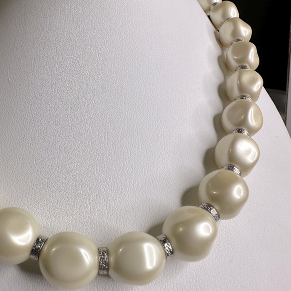 Talbots Baroque Faux Pearl & Silver Spacers Choker Statement Necklace - Picture 7 of 7